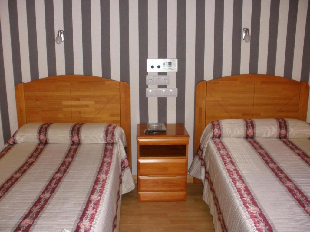 Hostal Virgen Del Villar Laguna de Duero Værelse billede