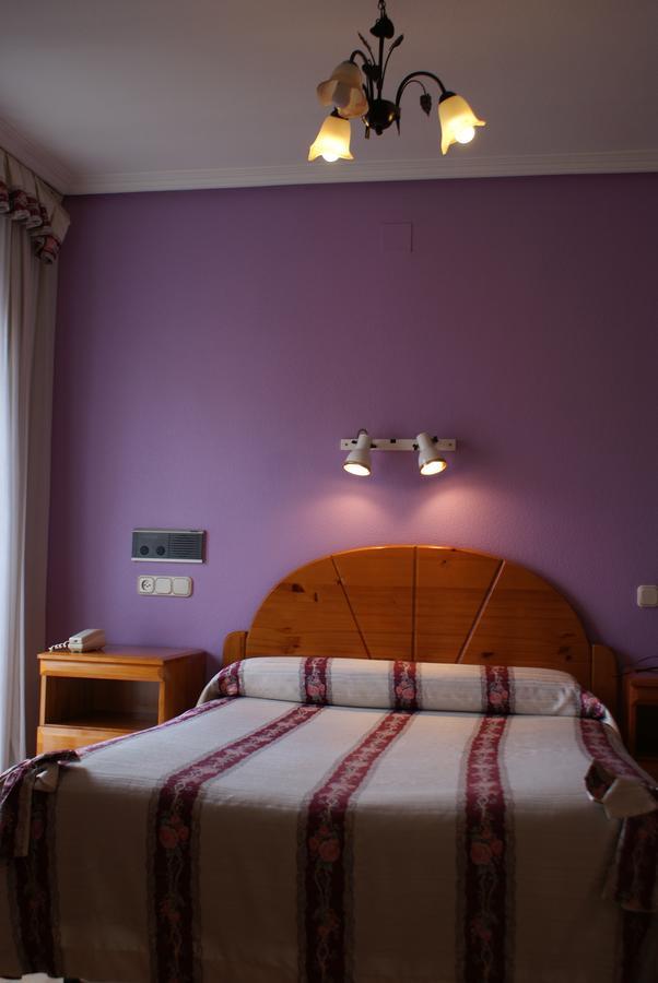 Hostal Virgen Del Villar Laguna de Duero Eksteriør billede