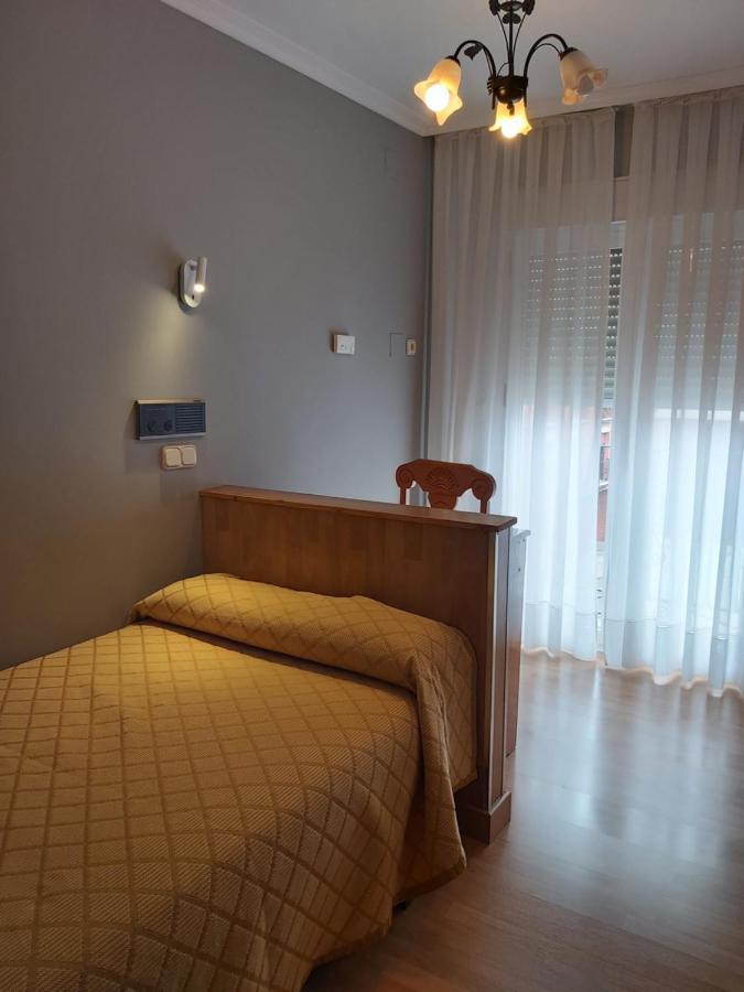 Hostal Virgen Del Villar Laguna de Duero Eksteriør billede