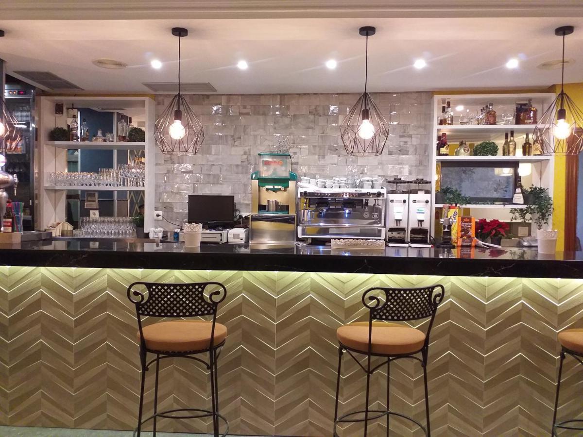 Hostal Virgen Del Villar Laguna de Duero Eksteriør billede